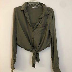 STREETWEAR SOCIETY • Long Sleeve Crop Tie Front